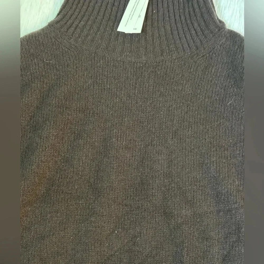 Banana Republic Cashmere women’s sweater - Picture 5 of 6